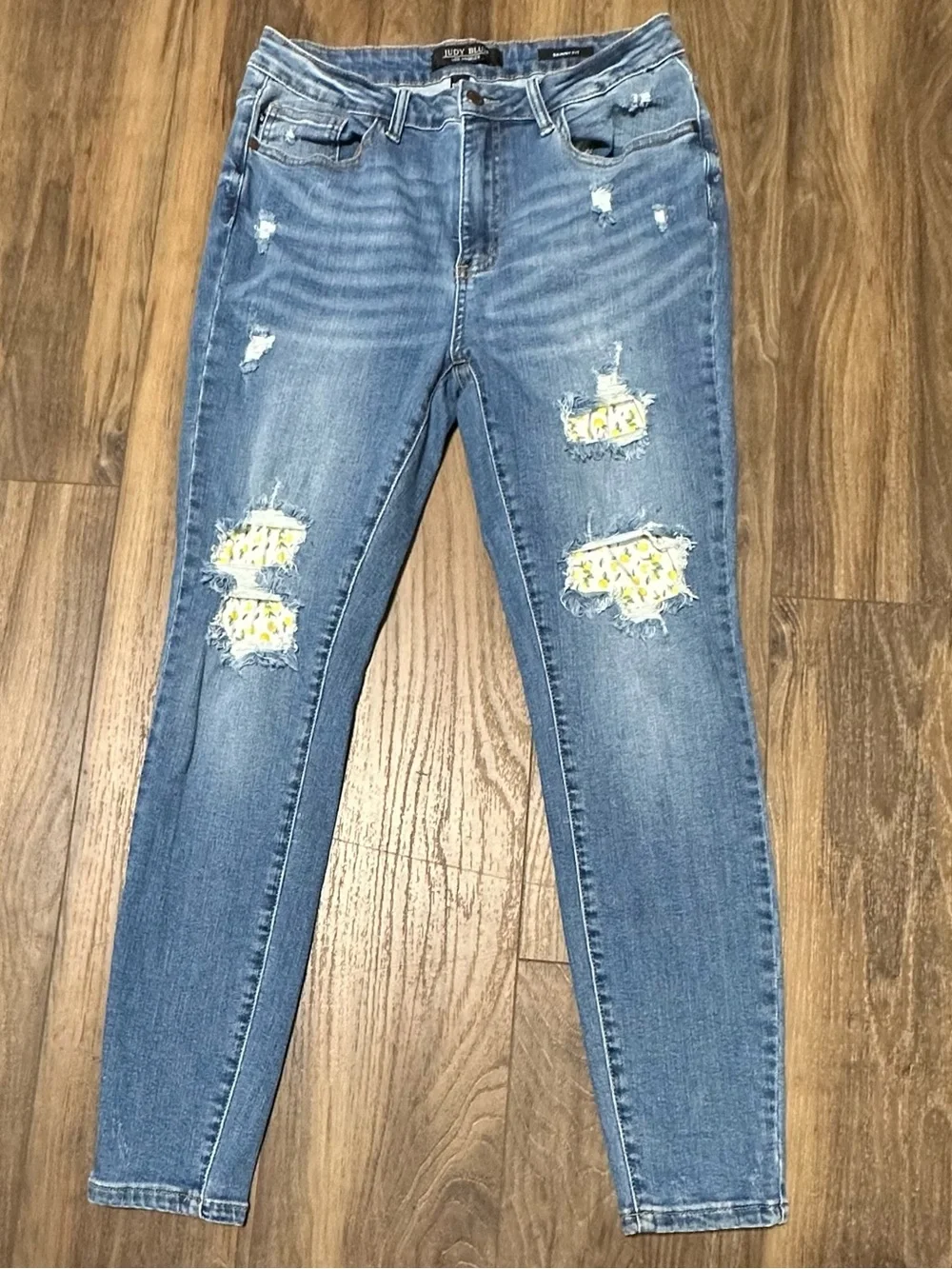 Judy Blue High Waist Lemon Patch Skinny Jeans Distressed 11/30